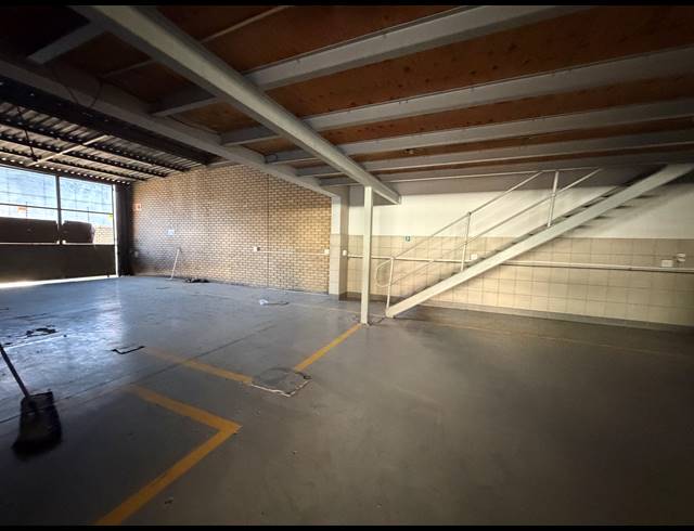 2,227.20M² SHOWROOM TO LET IN BRUMA